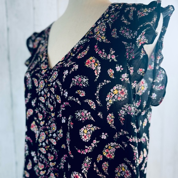 Old Navy | Black Floral Ruffle Sleeve V-Neck Blouse M - Picture 6 of 13